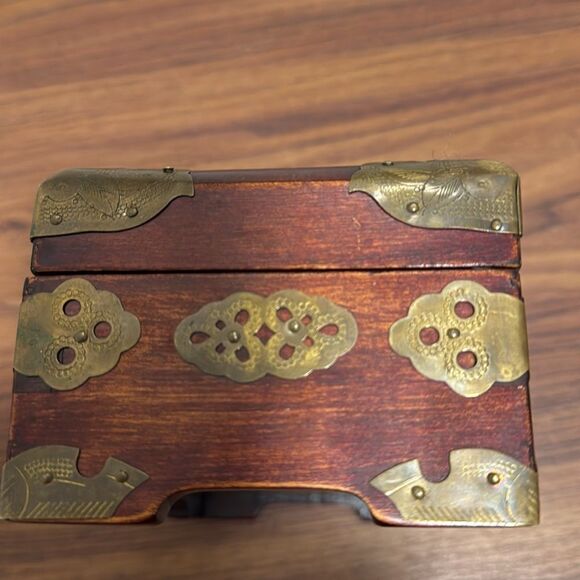 Vintage Rare 1930’s Ornate Rosewood Handmade Jewelry Box with Jade Medallion. - Picture 6 of 11